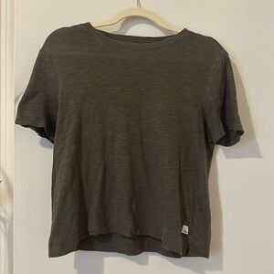 Gray/Green Size Small Vuori T Shirt